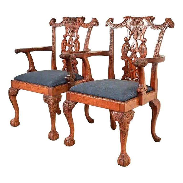 Baker Furniture Stil Chippendale geschnitzt Mahagoni Sessel, Paar