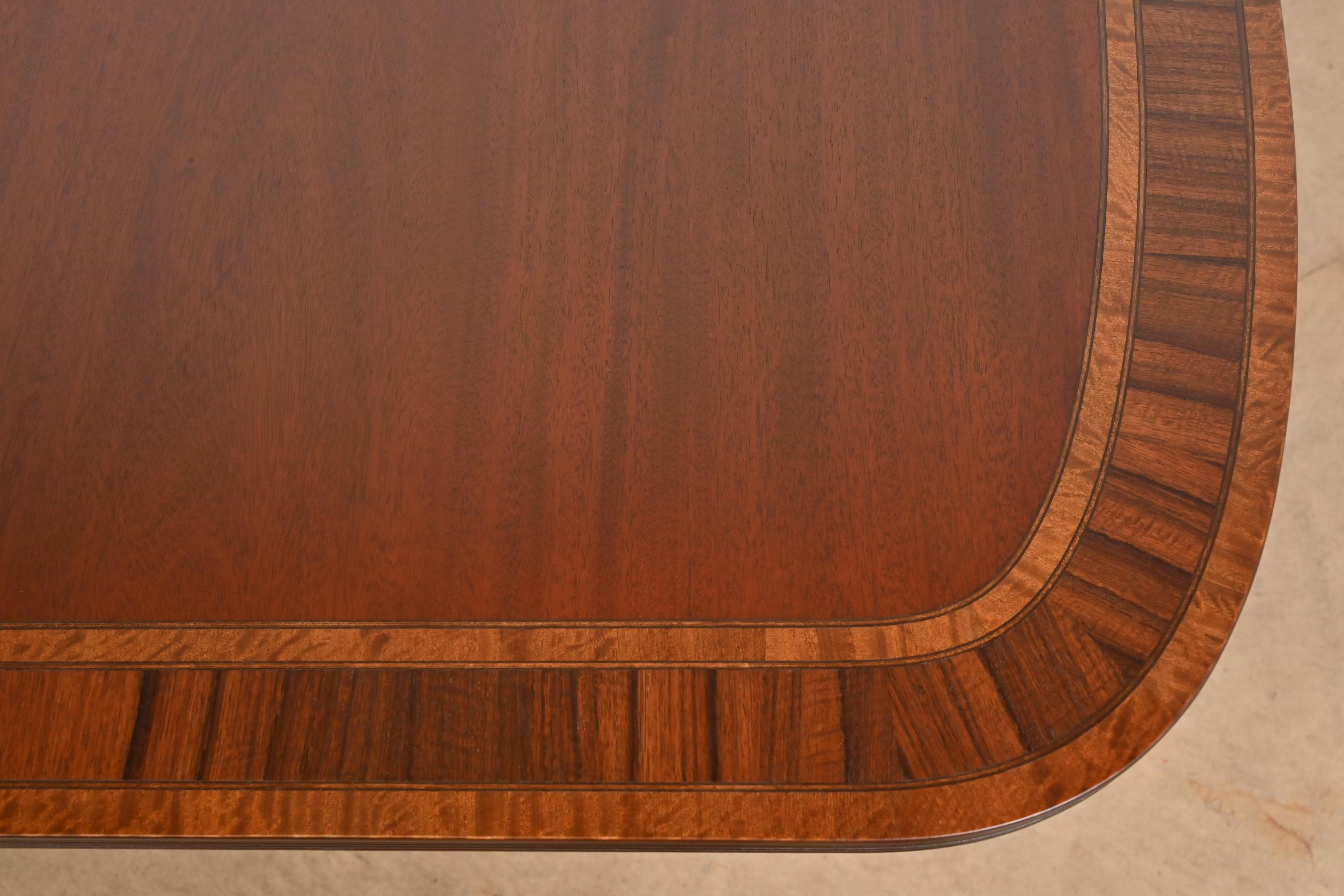 Baker Furniture Style English Georgian Banded Mahogany Dining Table, Refinished For Sale 2