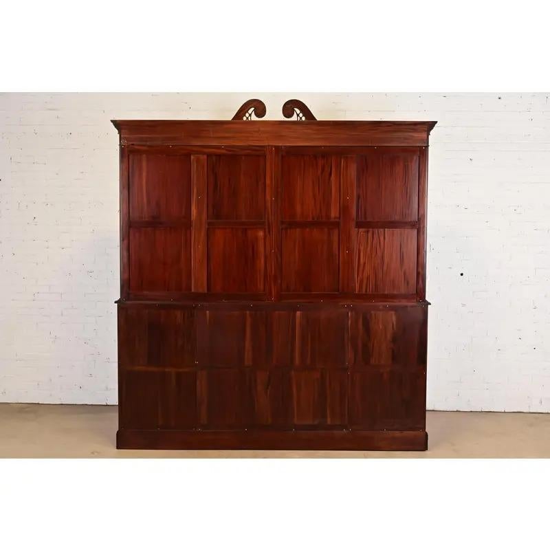 Cabine de bibliothèque Breakfront de style anglais géorgien de Baker Furniture en vente 6