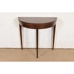 Consola de caoba con tapa abatible estilo federal de Baker Furniture