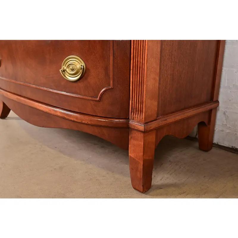 Baker Furniture Style Federal Mahogany Bow Front Commode or Chest of Drawers For Sale 4