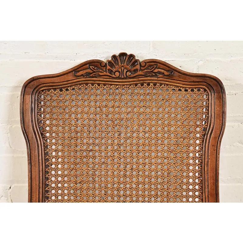 Baker Furniture Style French Provincial Louis XV Cane Back Dining Chairs, Pair (Ende des 20. Jahrhunderts) im Angebot