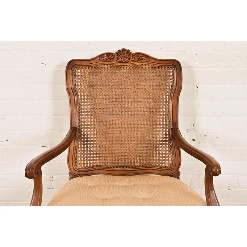 Baker Furniture Stil Französisch Provincial Louis XV Esszimmerstühle, Satz von acht (Polster) im Angebot