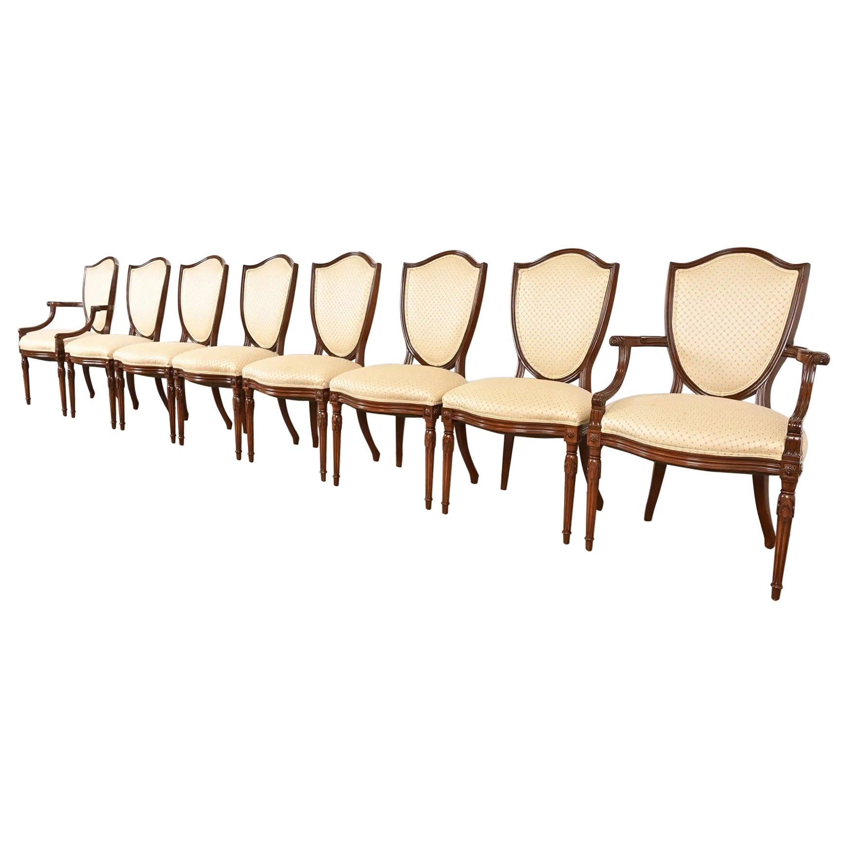 Chaises de salle à manger en noyer sculpté de style Régence française Louis XVI de Baker Furniture
