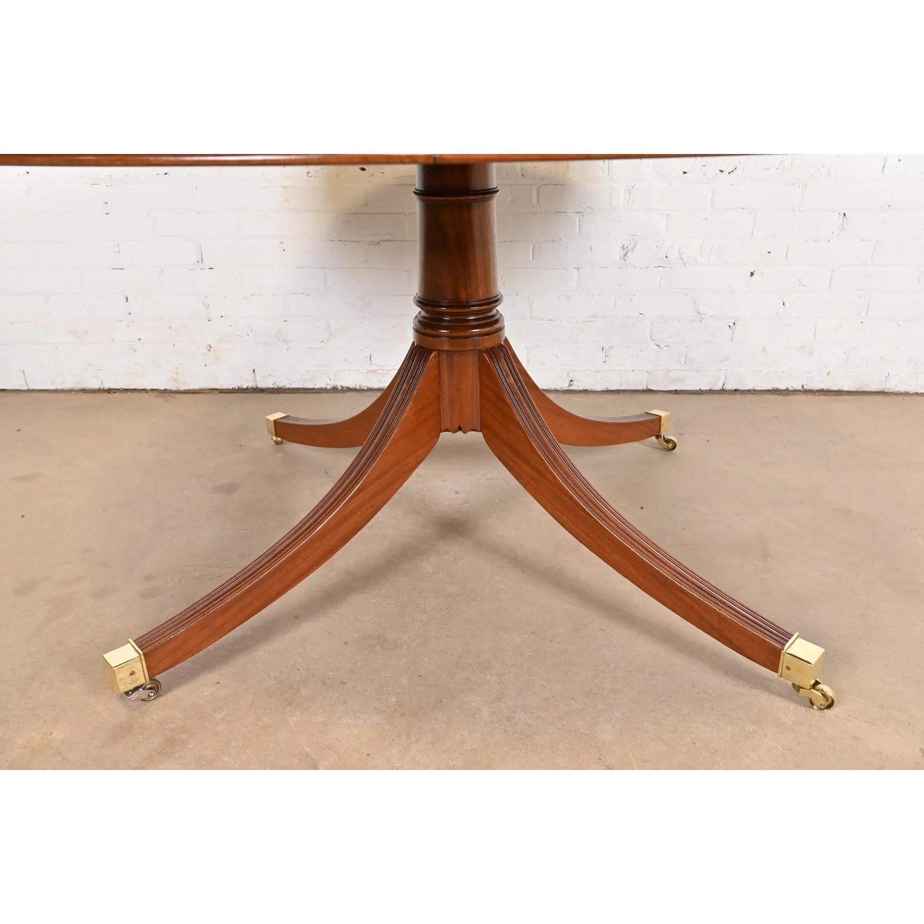 Baker Furniture Stil Georgianischer Esstisch aus Mahagoni und Palisanderholz mit Bändern im Angebot 5