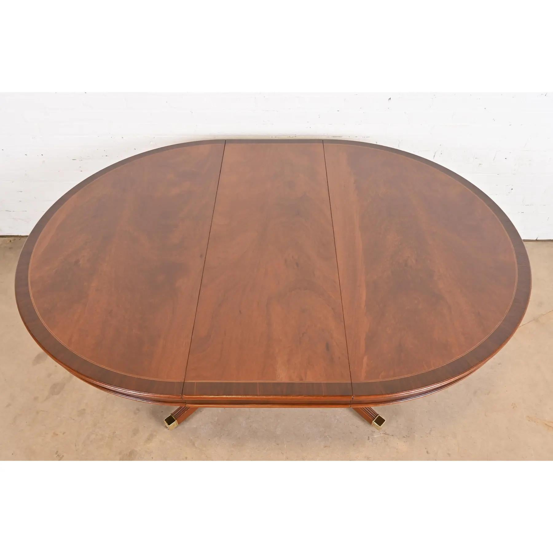 Baker Furniture Stil Georgianischer Esstisch aus Mahagoni und Palisanderholz mit Bändern im Zustand „Gut“ im Angebot in South Bend, IN
