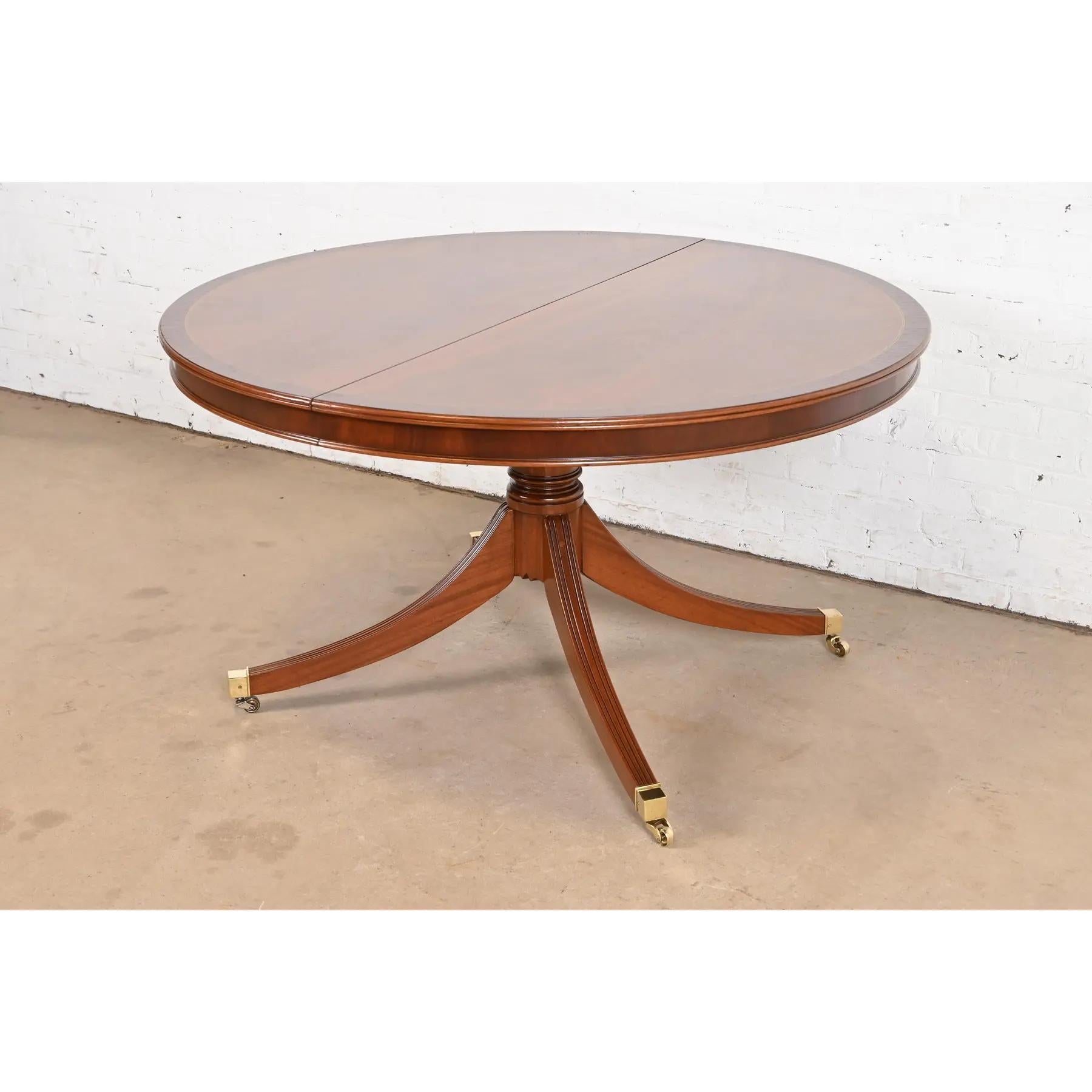 Baker Furniture Stil Georgianischer Esstisch aus Mahagoni und Palisanderholz mit Bändern im Angebot 3