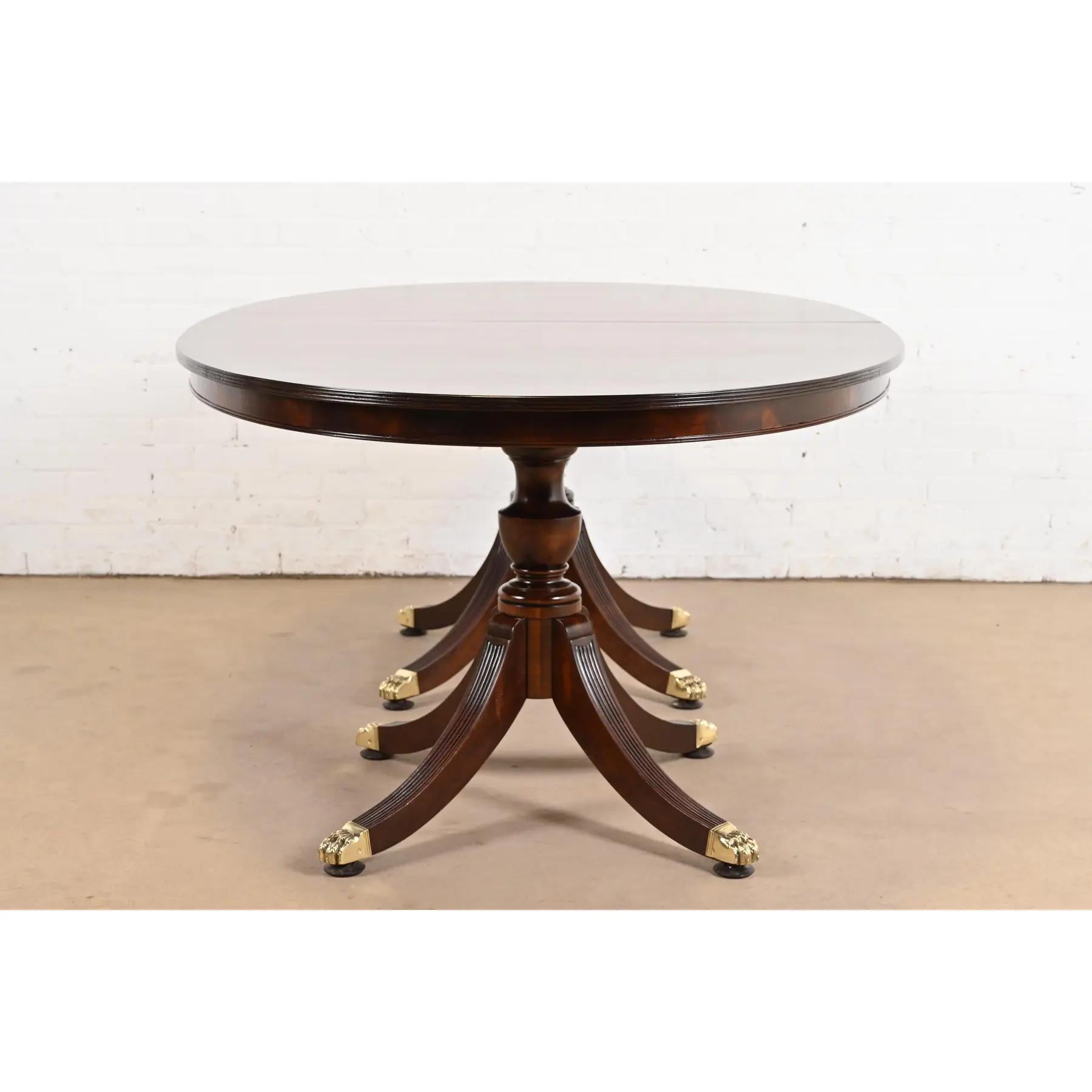 Baker Furniture Style Georgian Banded Mahogany Dining Table, Newly Refinished For Sale 5