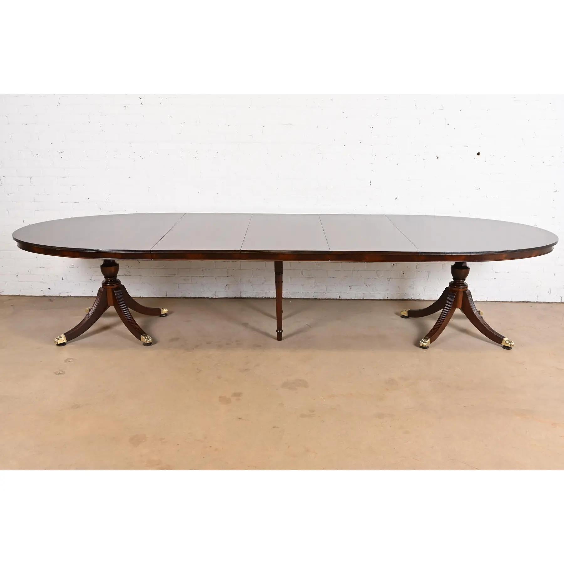 American Baker Furniture Style Georgian Banded Mahogany Dining Table, Newly Refinished For Sale