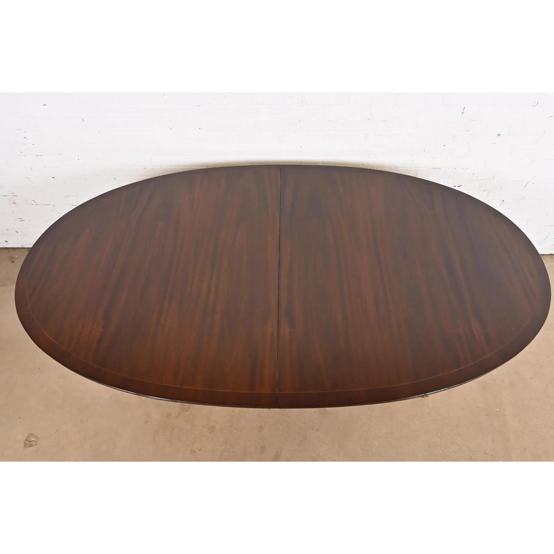Baker Furniture Style Georgian Banded Mahogany Dining Table, Newly Refinished For Sale 3