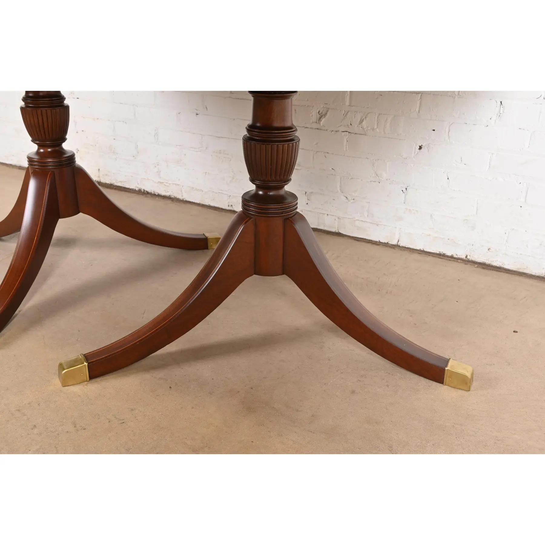 Baker Furniture Style Georgian Banded Mahogany Dining Table, Refinished For Sale 6