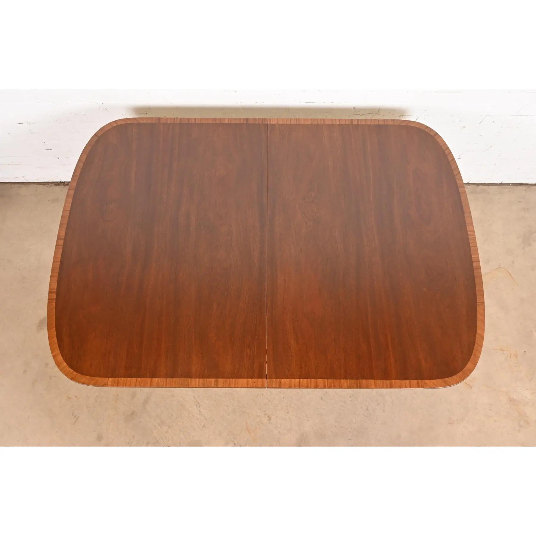 Baker Furniture Style Georgian Banded Mahogany Dining Table, Refinished For Sale 8