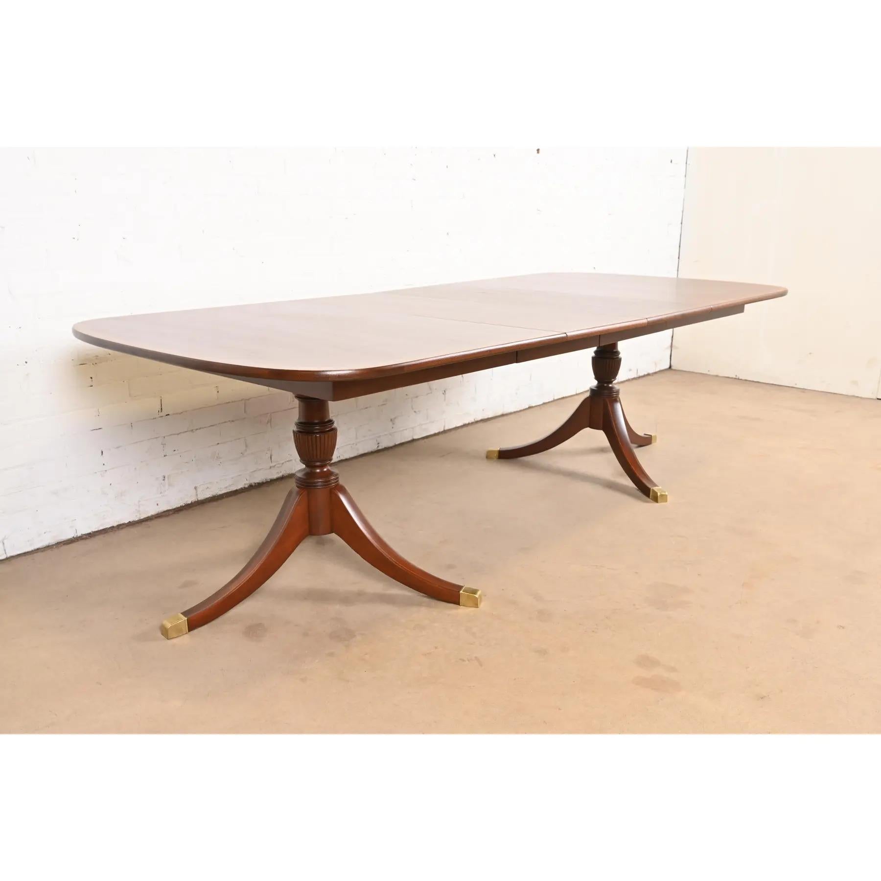 Brass Baker Furniture Style Georgian Banded Mahogany Dining Table, Refinished For Sale