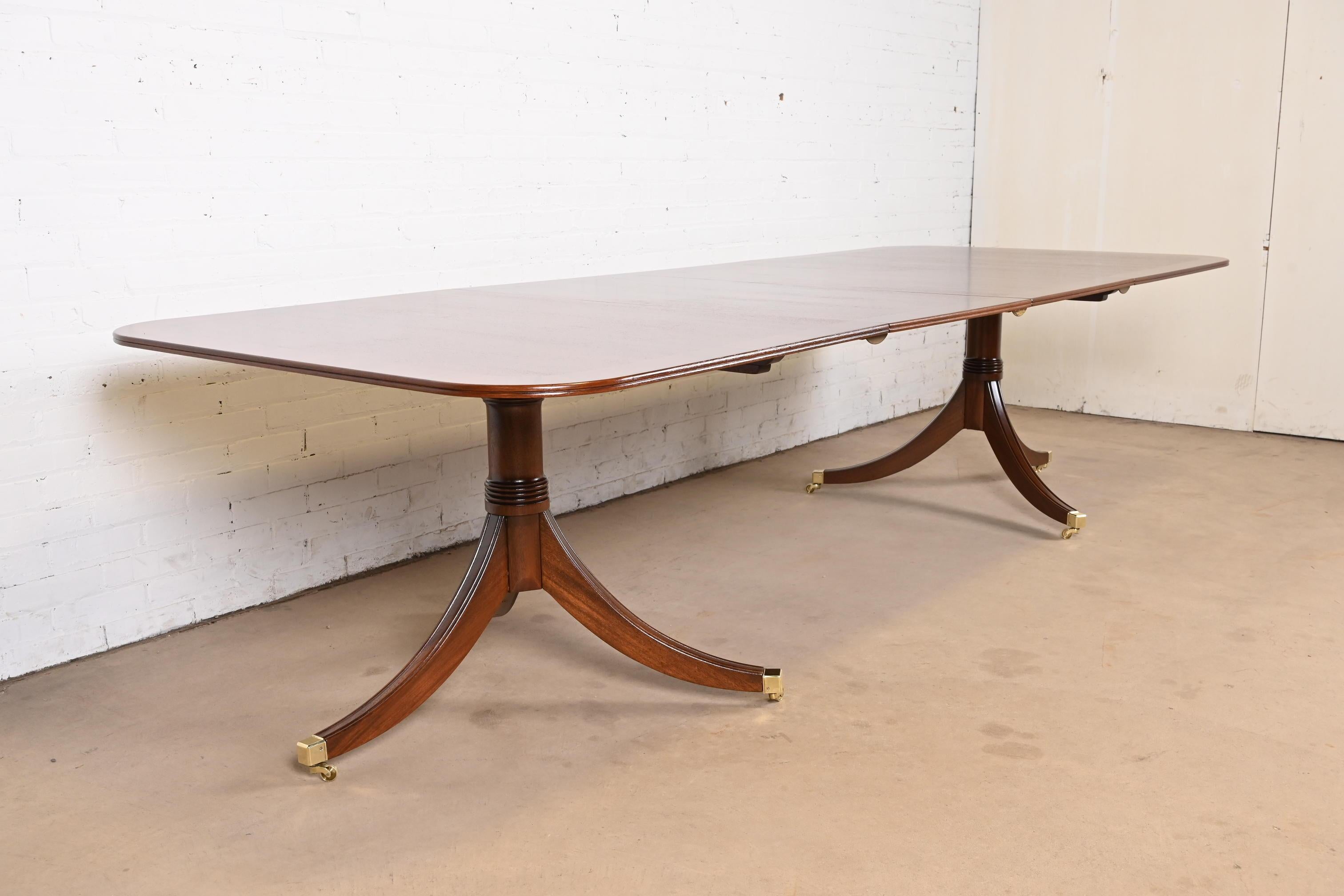 American Baker Furniture Style Georgian Banded Mahogany Double Pedestal Dining Table