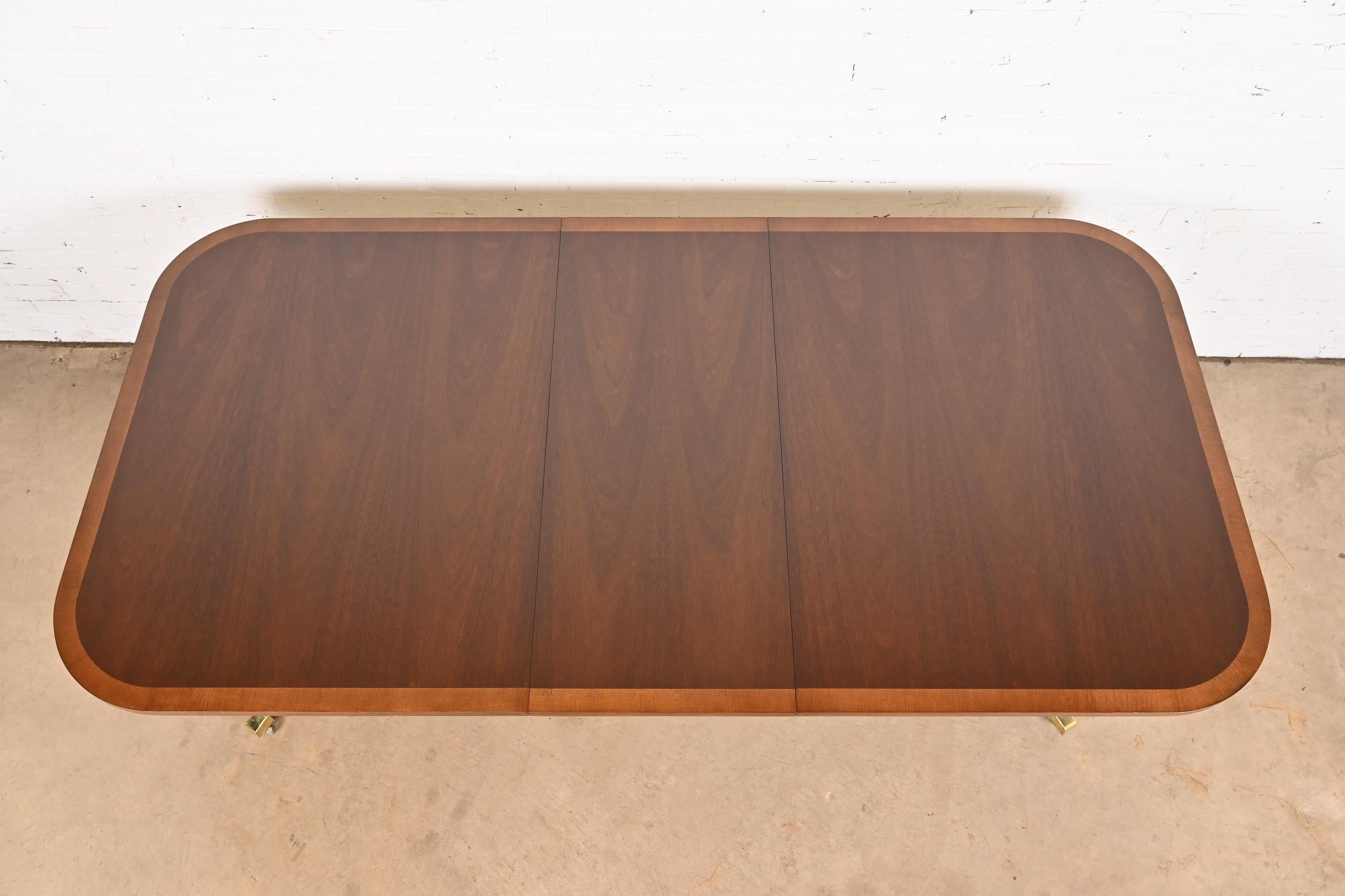 Table de salle à manger géorgienne à double piédestal en acajou à bandes en vente 1