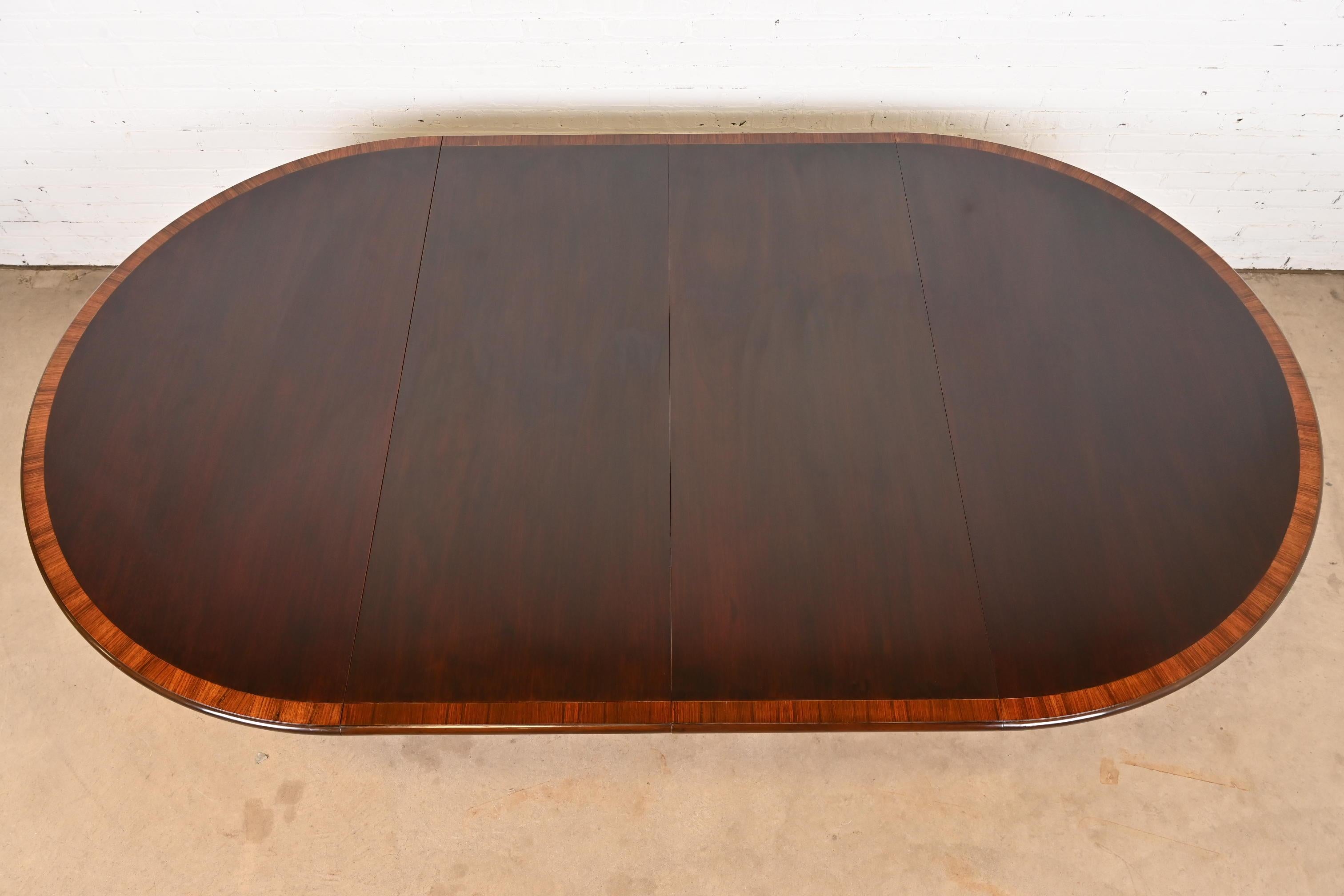 Ausziehbarer Esstisch aus Mahagoni mit georgianischem Mahagoni-Sockel im Baker Furniture-Stil im Angebot 3