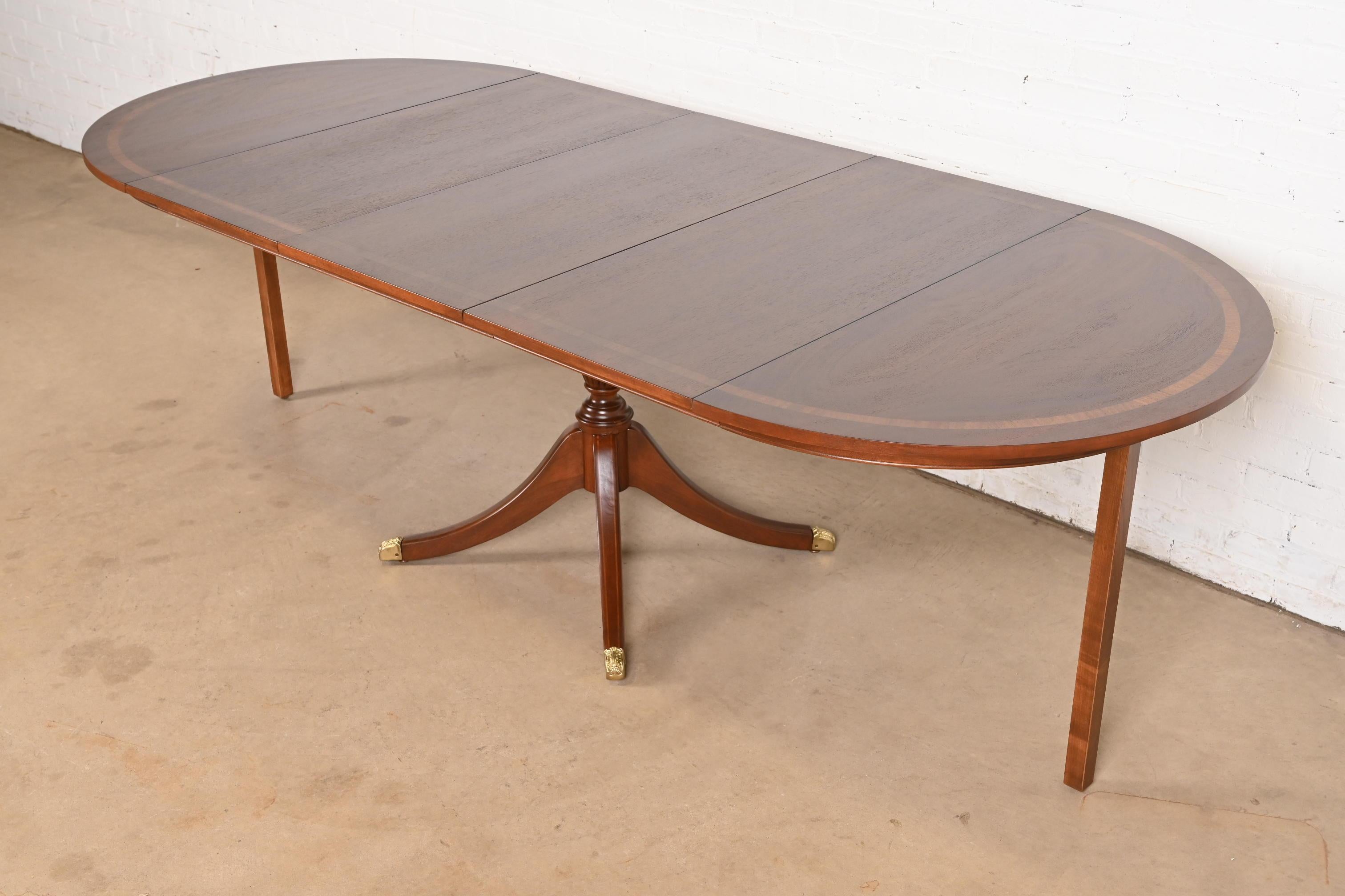 Baker Furniture Style Georgian Banded Mahogany Pedestal Extension Dining Table For Sale 5
