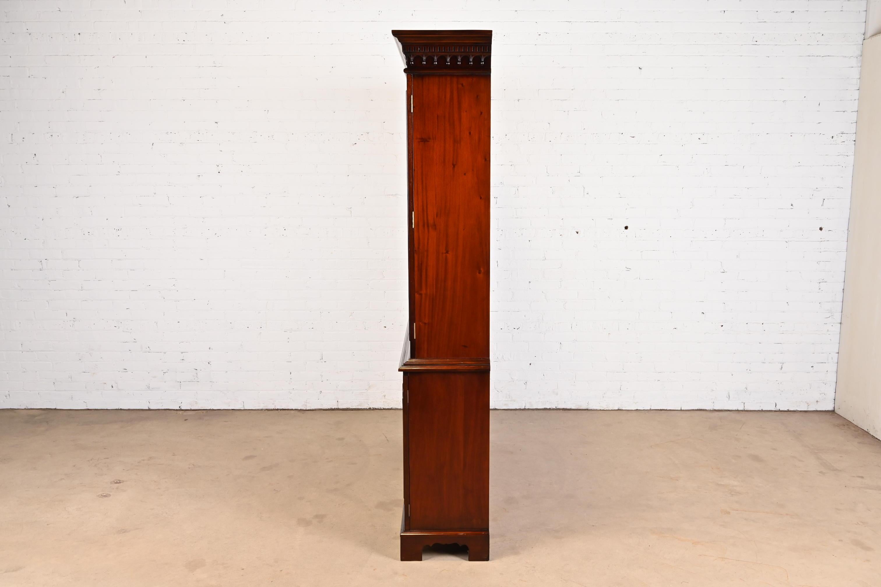 Baker Furniture Style Georgian Carved Flame Mahogany Breakfront Bookcase Cabinet 6