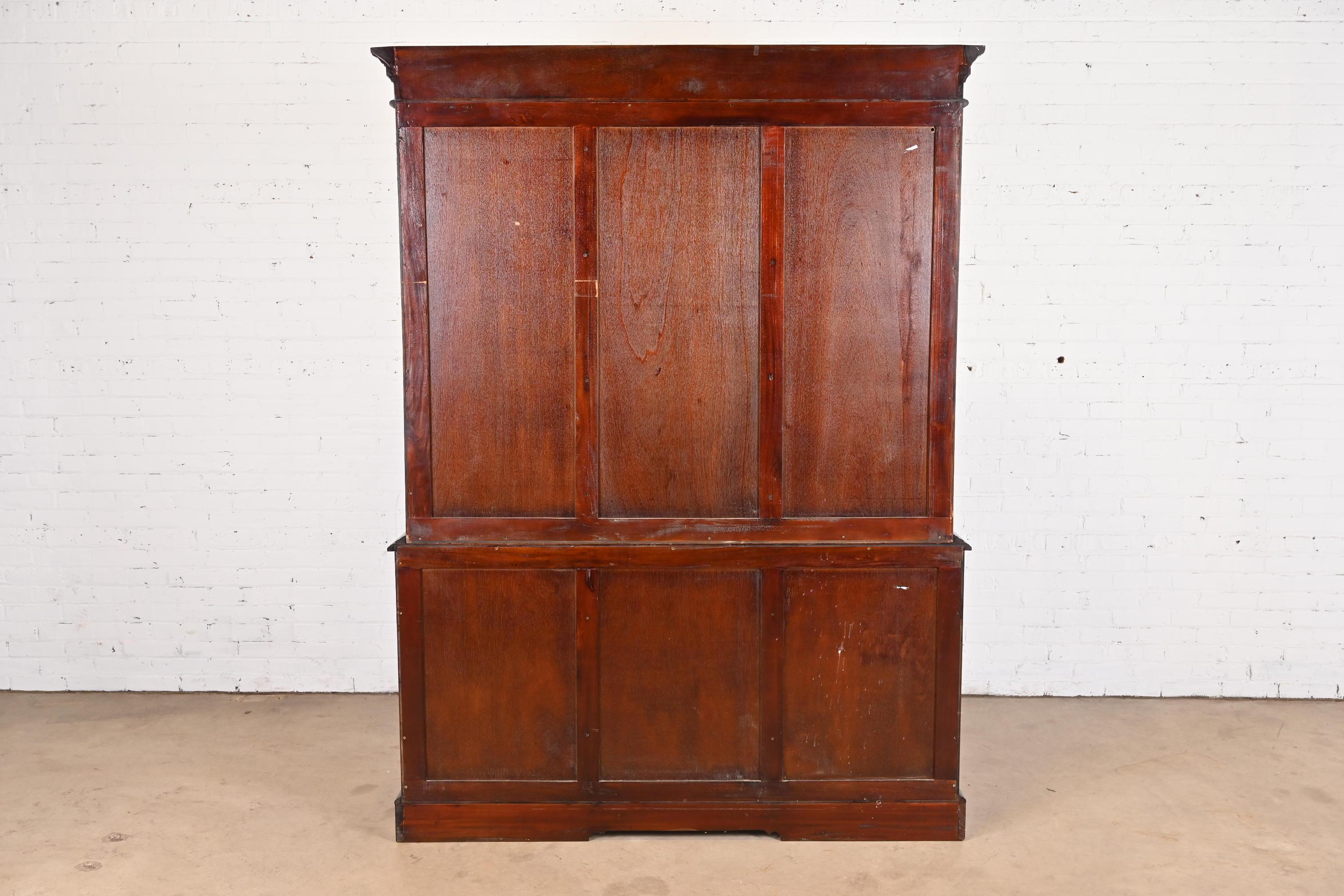 Baker Furniture Style Georgian Carved Flame Mahogany Breakfront Bookcase Cabinet For Sale 7