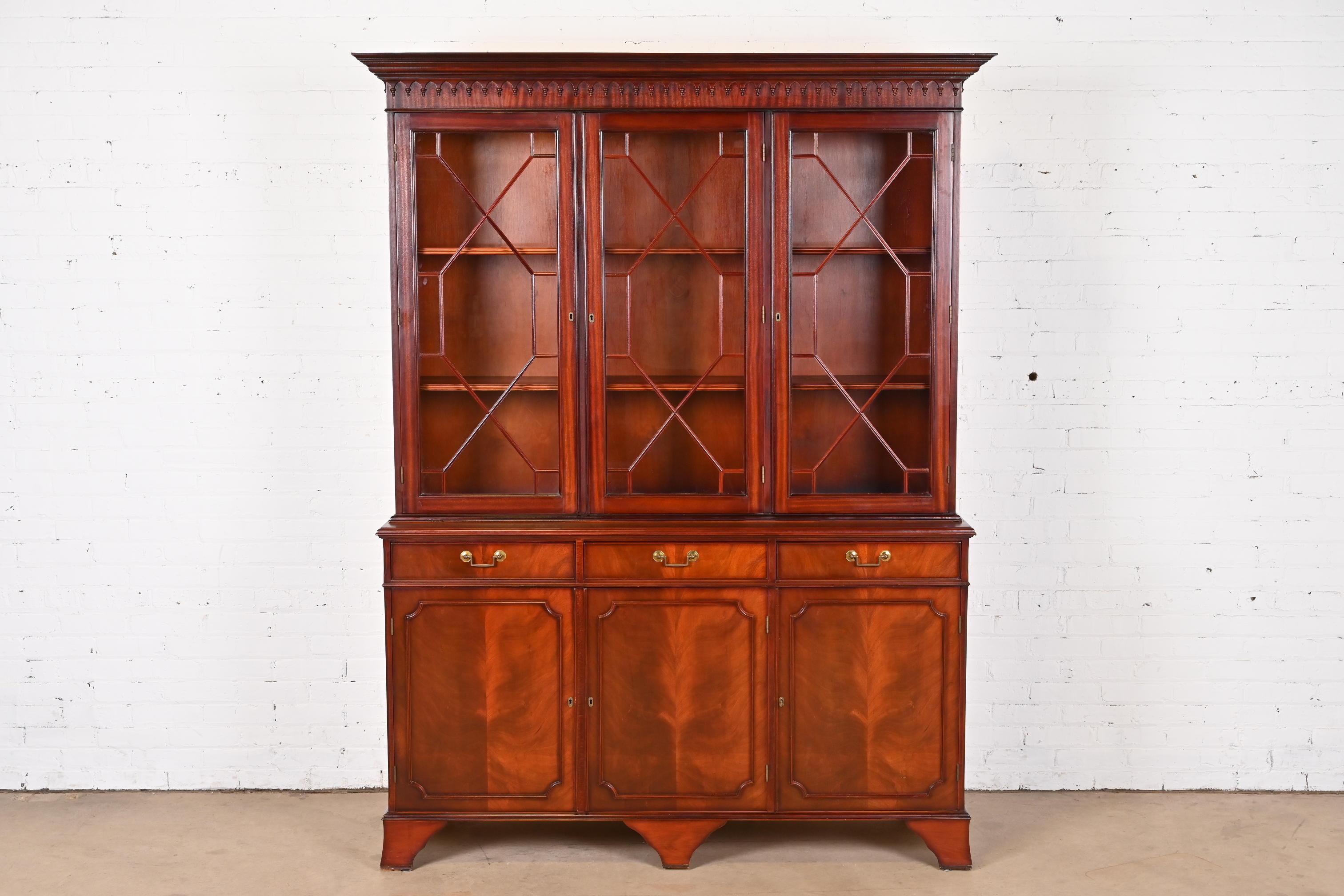 American Baker Furniture Style Georgian Carved Flame Mahogany Breakfront Bookcase Cabinet