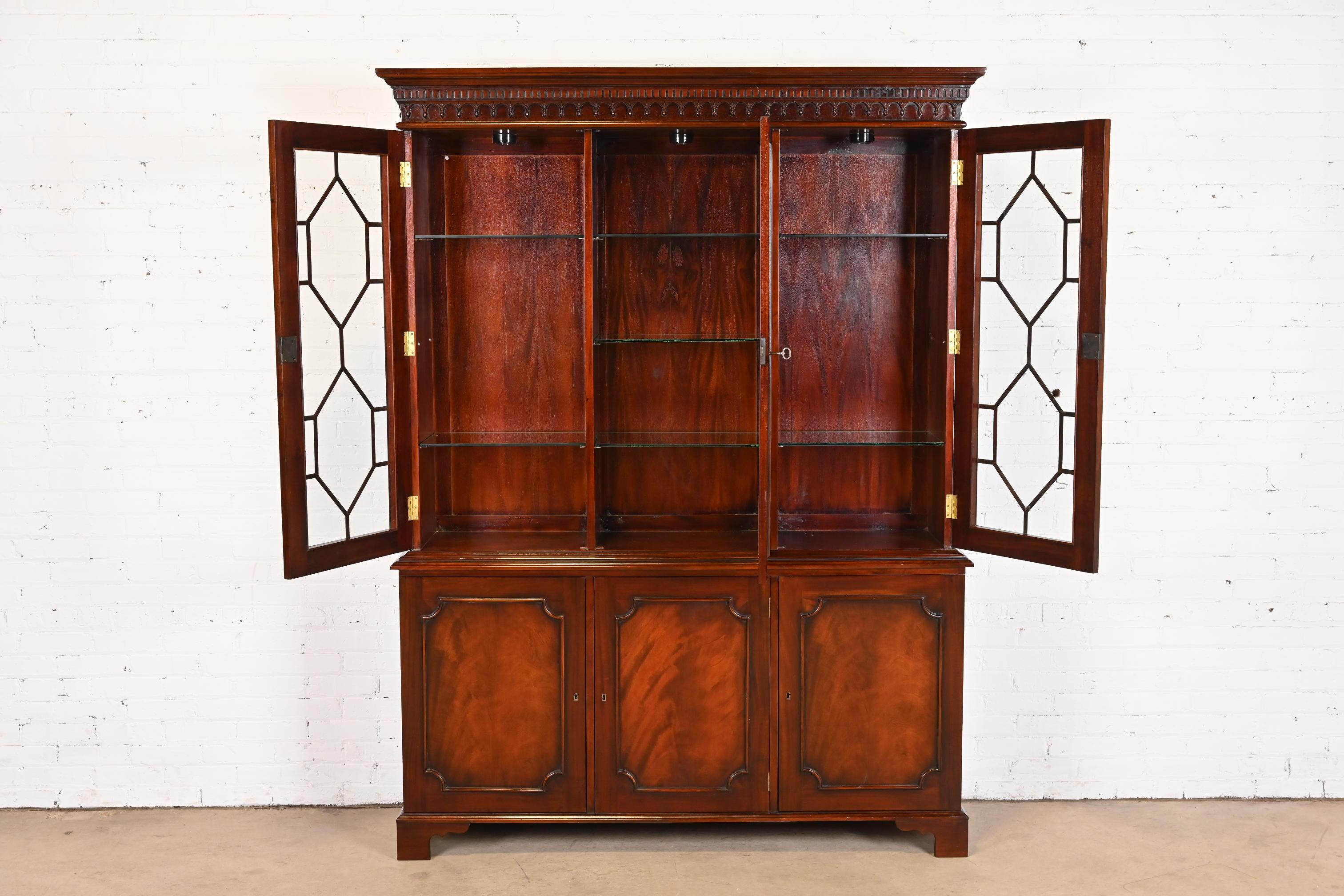 Baker Furniture Style Georgian Carved Flame Mahogany Breakfront Bookcase Cabinet For Sale 1
