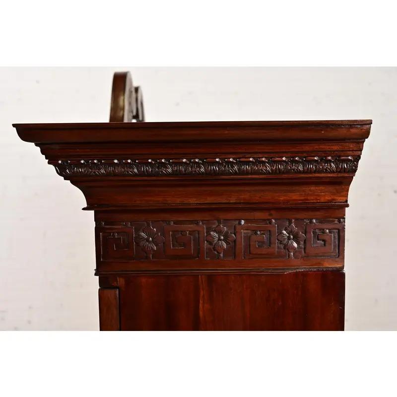 Baker Furniture Style Georgian Carved Mahogany Breakfront Bookcase Cabinet in vendita 7