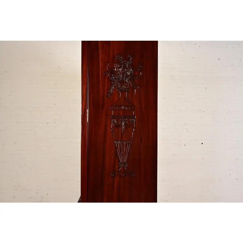 Baker Furniture Style Georgian Carved Mahogany Breakfront Bookcase Cabinet in vendita 8