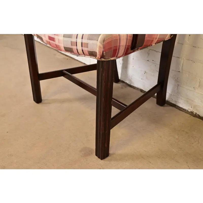 Baker Furniture Style Georgian geschnitzte Mahagoni-Esszimmerstühle, Satz von sechs im Angebot 4