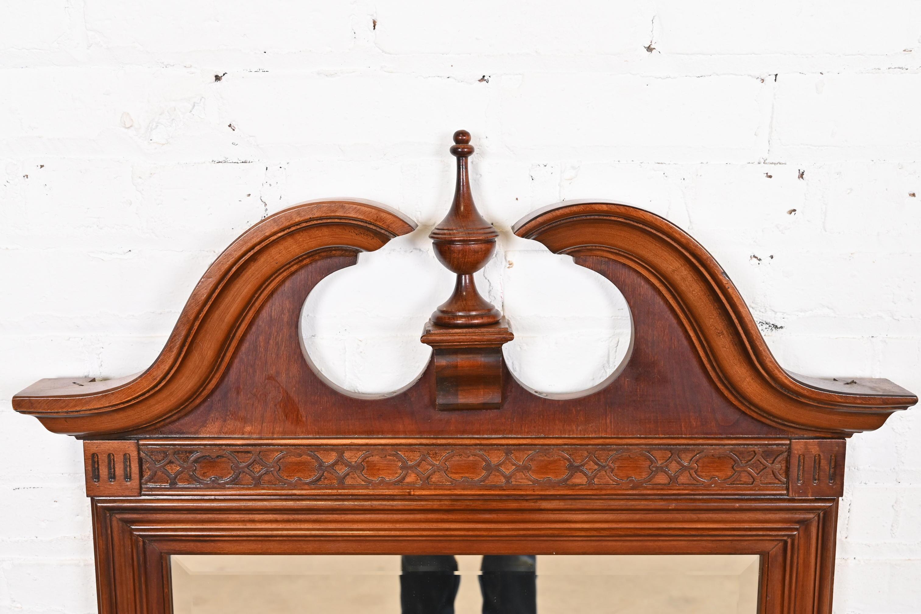Baker Furniture Style Georgian Carved Mahogany Framed Wall Mirror 2