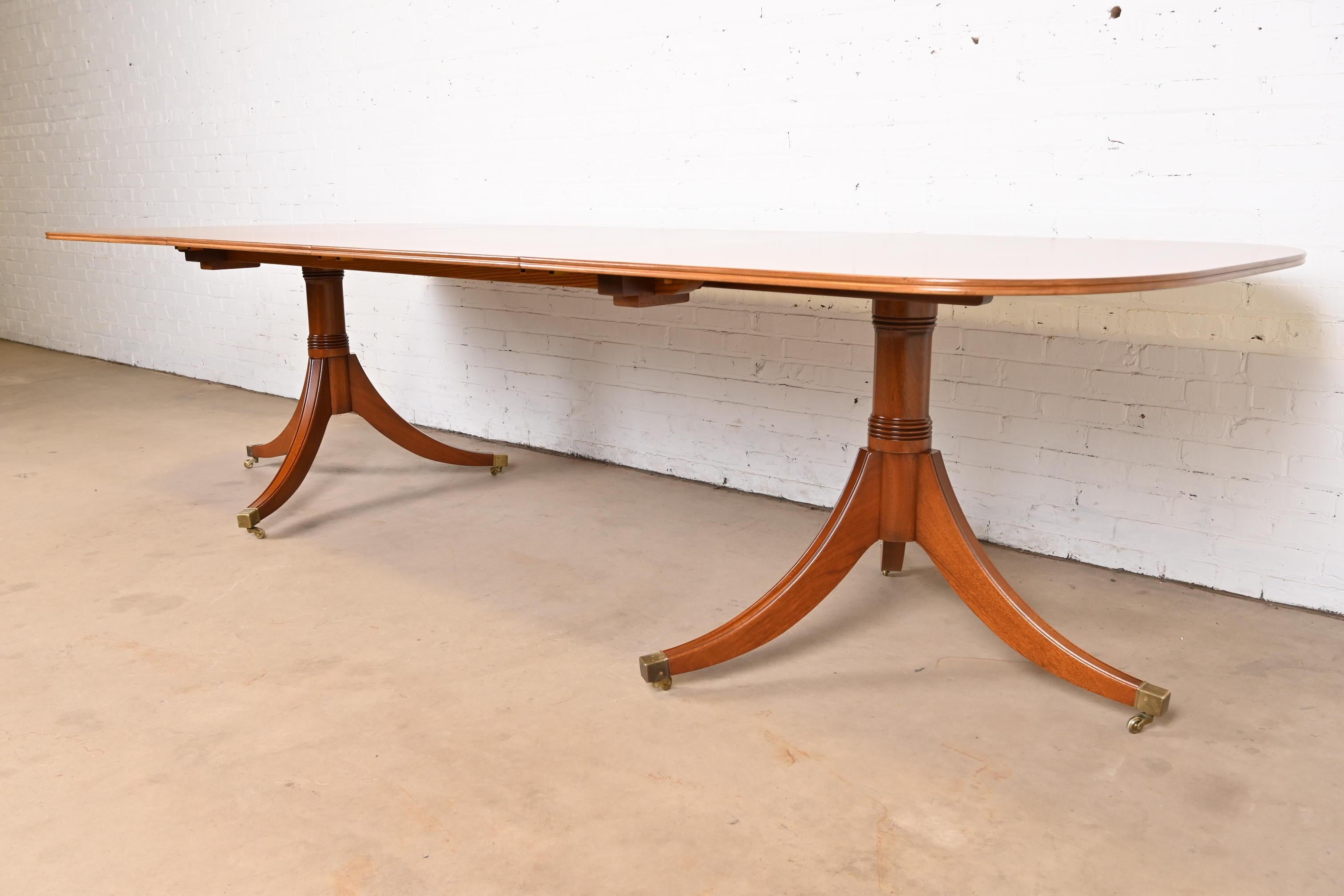 American Baker Furniture Style Georgian Cherry Double Pedestal Dining Table, Refinished For Sale