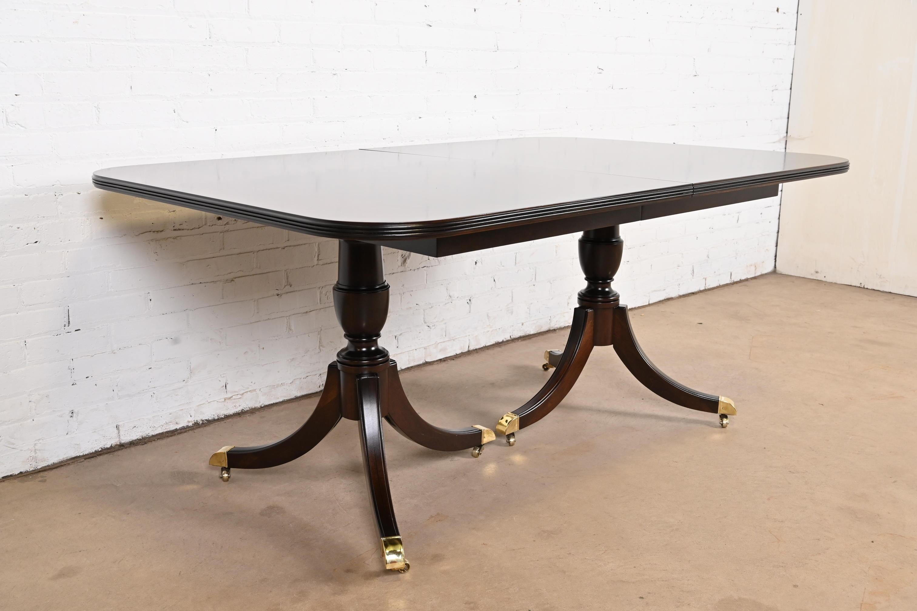 American Baker Furniture Style Georgian Flame Mahogany Double Pedestal Dining Table