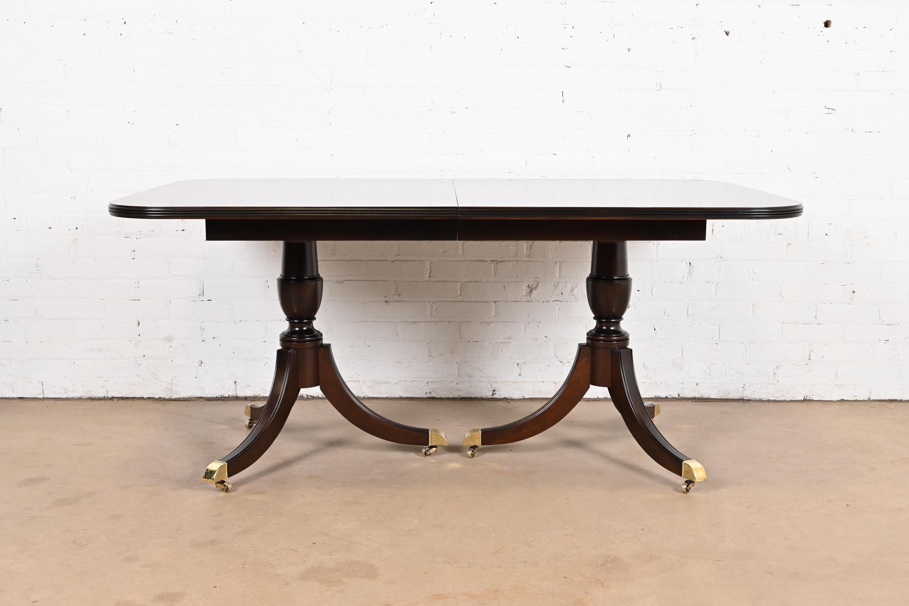 Baker Furniture Style Georgian Flame Mahogany Double Pedestal Dining Table In Good Condition In South Bend, IN