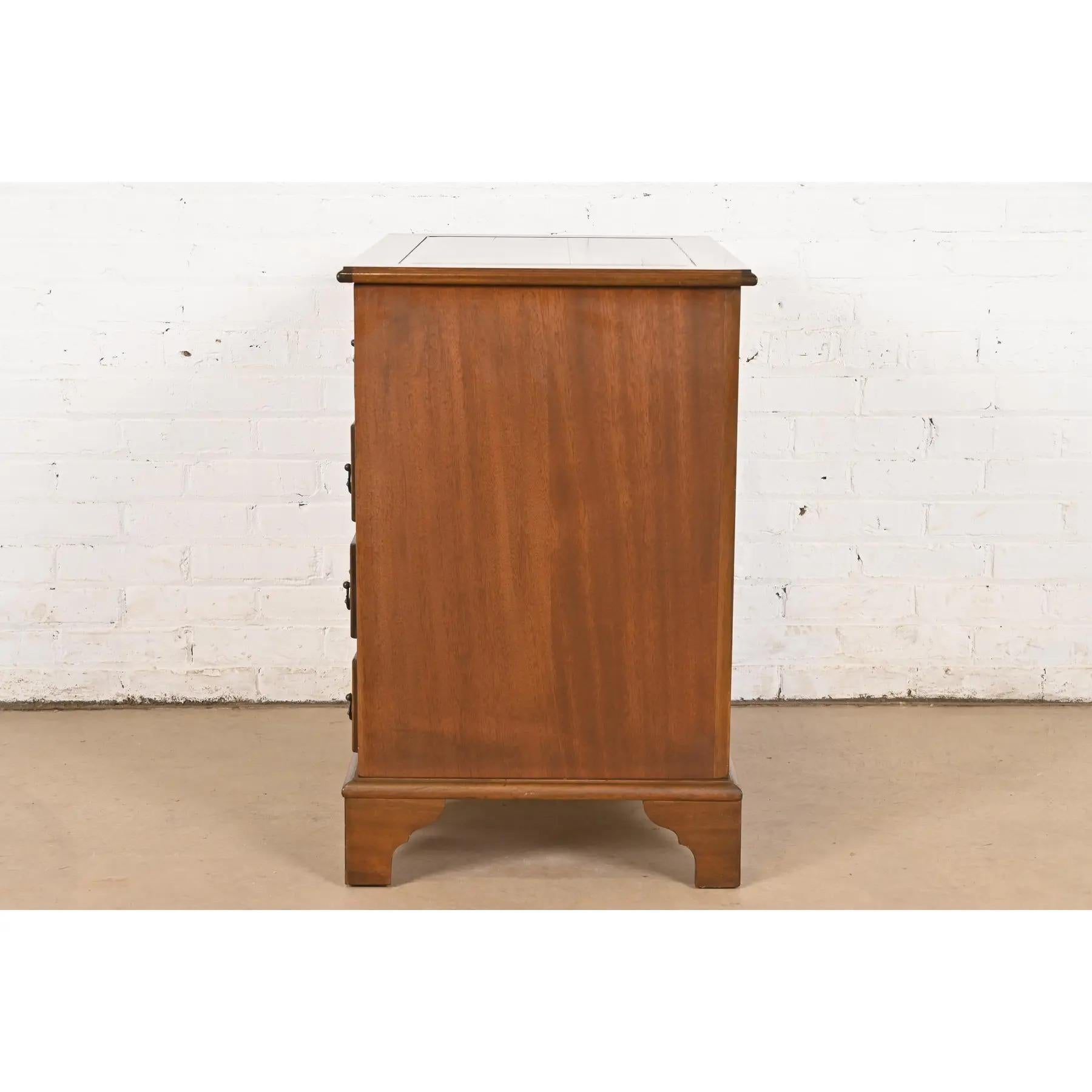 Baker Furniture Style Georgian Flame Mahogany Writing Desk, Circa 1940s For Sale 7
