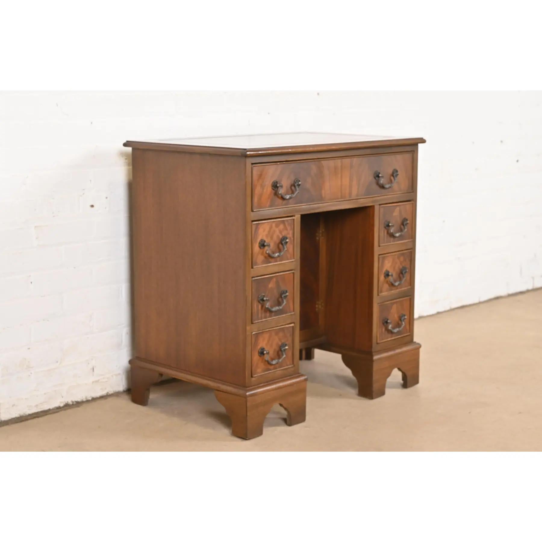 Mid-20th Century Baker Furniture Style Georgian Flame Mahogany Writing Desk, Circa 1940s For Sale
