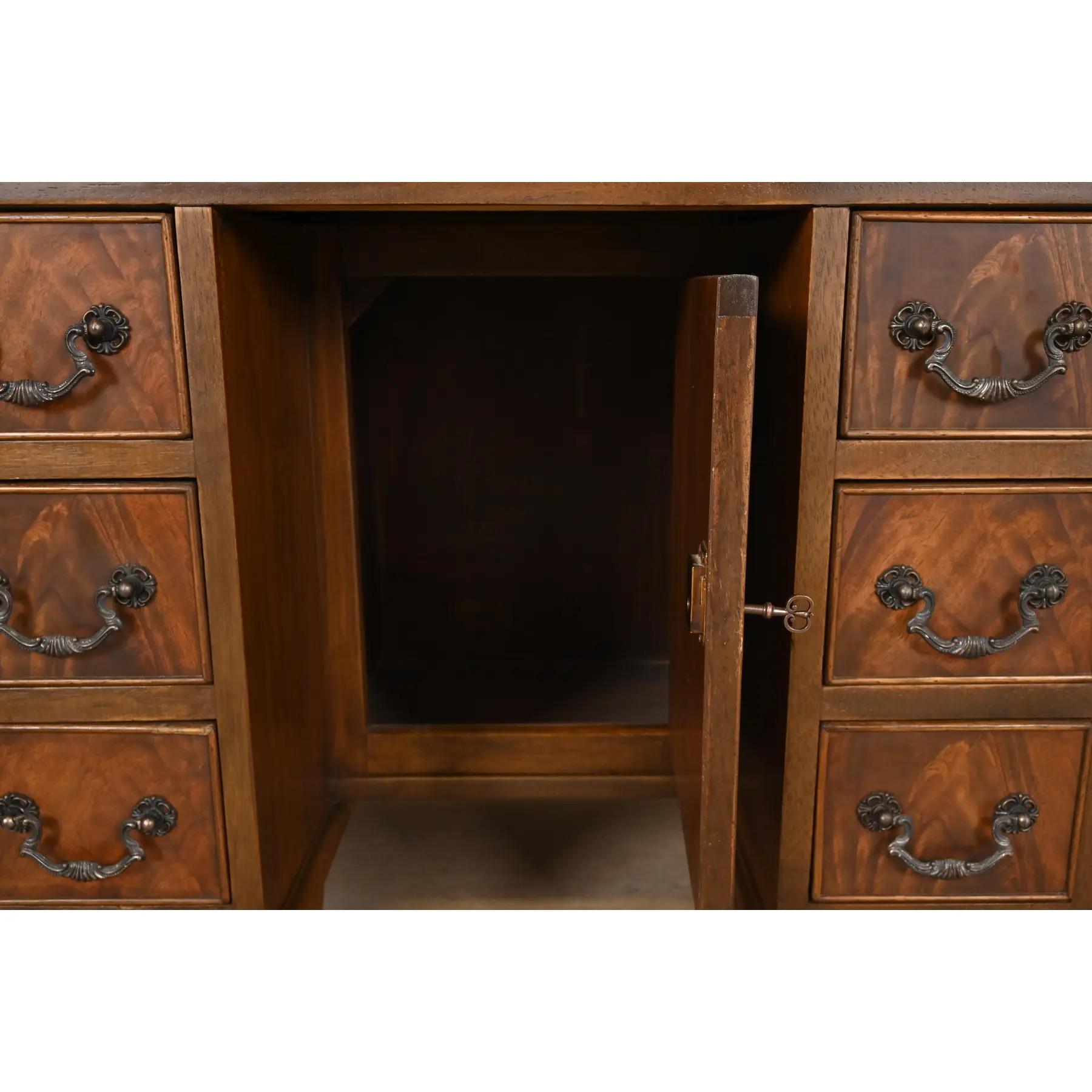 Baker Furniture Style Georgian Flame Mahogany Writing Desk, Circa 1940s For Sale 2
