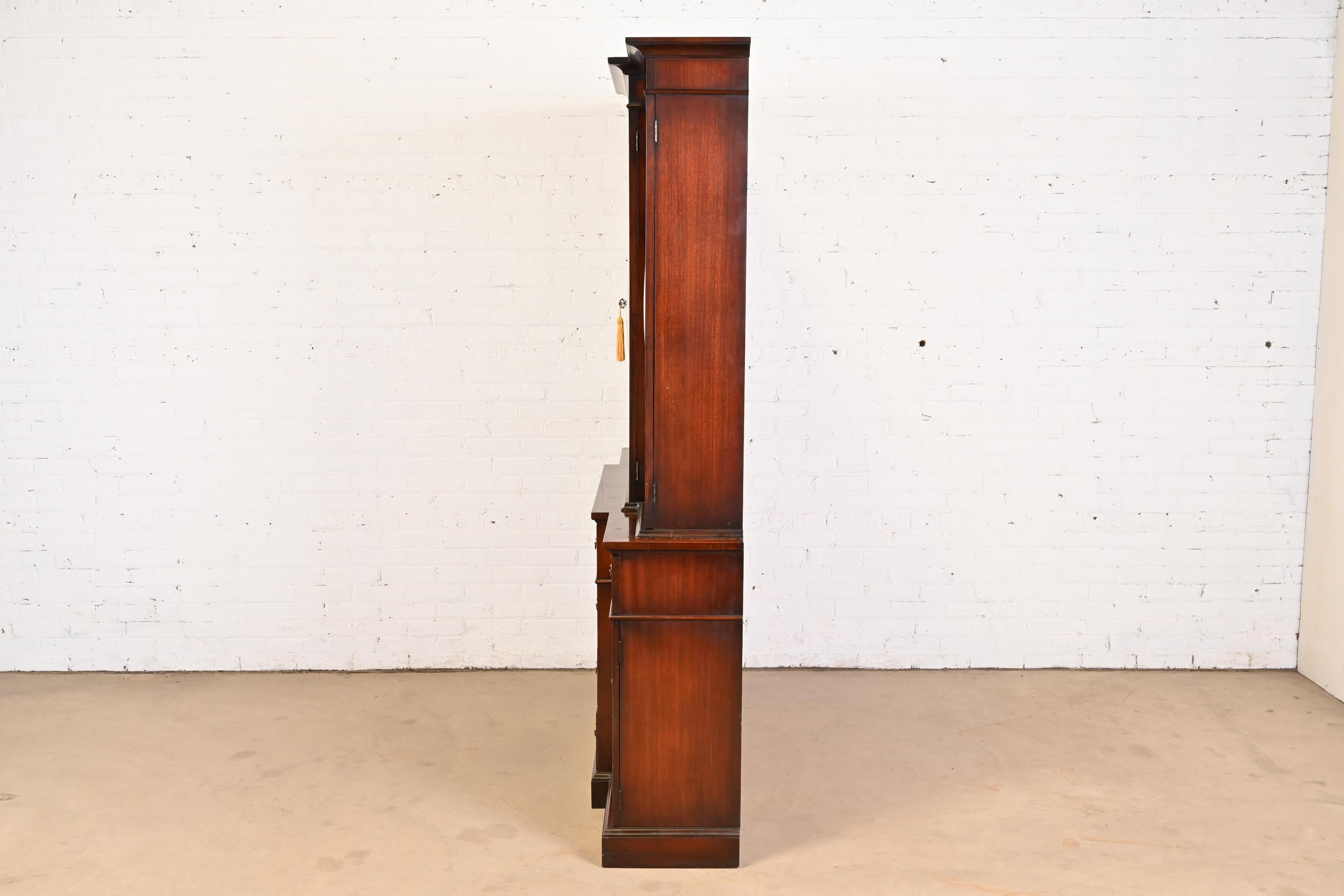 Baker Furniture Style Georgian Inlaid Mahogany Bubble Glass Breakfront Bookcase 8