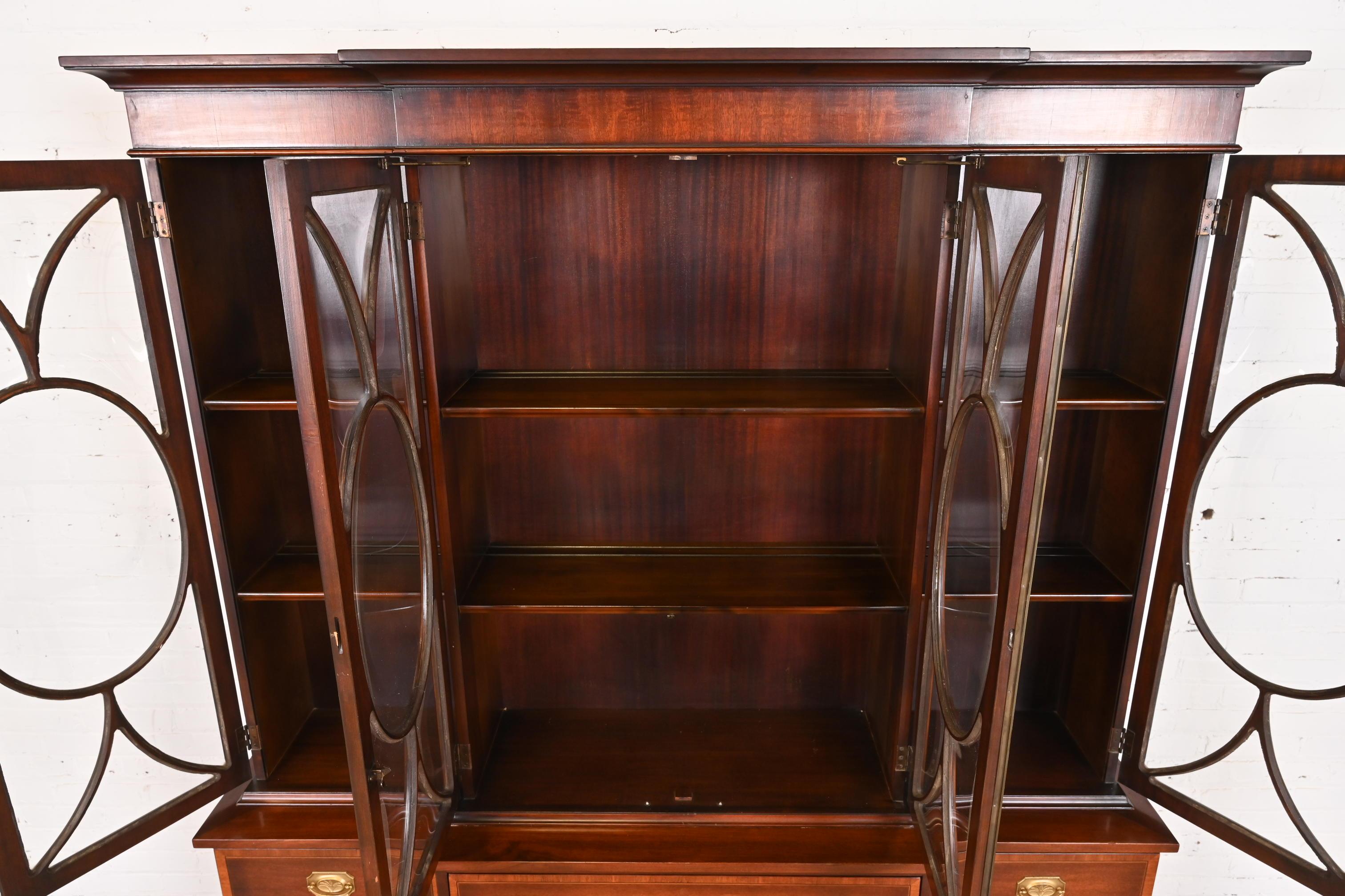 Brass Baker Furniture Style Georgian Inlaid Mahogany Bubble Glass Breakfront Bookcase  For Sale
