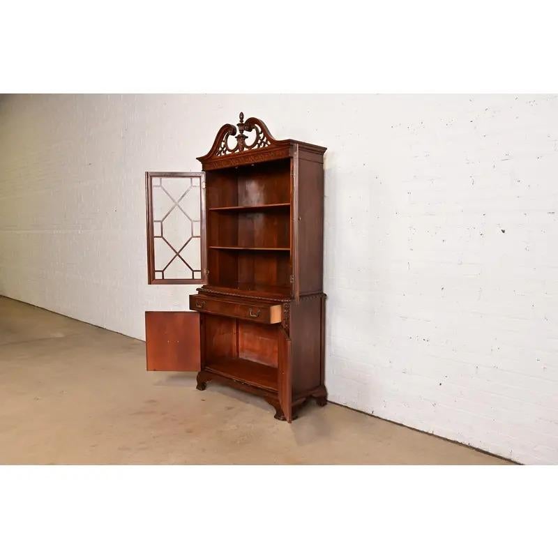 Ottone Mobile Baker in stile georgiano in mogano, armadio libreria a scomparsa, CIRCA 1960 in vendita