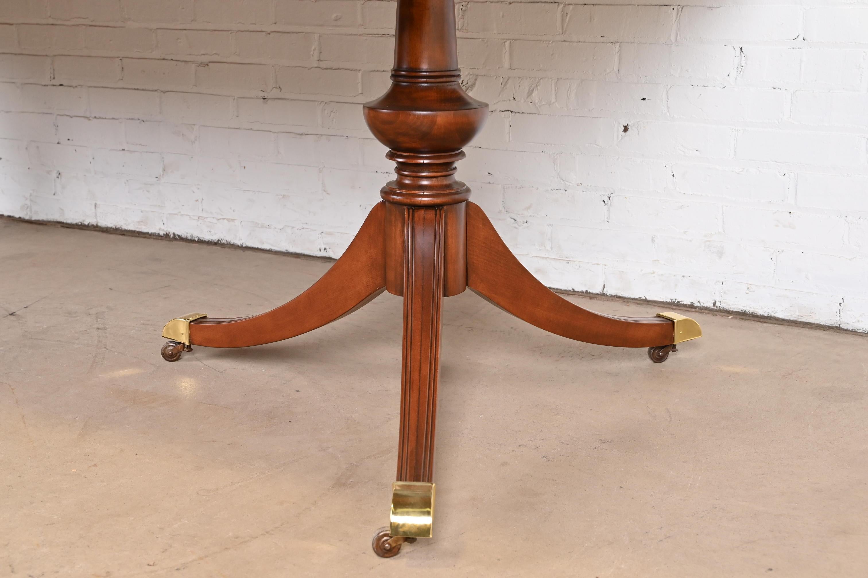 Baker Furniture Style Georgian Mahogany Double Pedestal Dining Table, Refinished For Sale 5