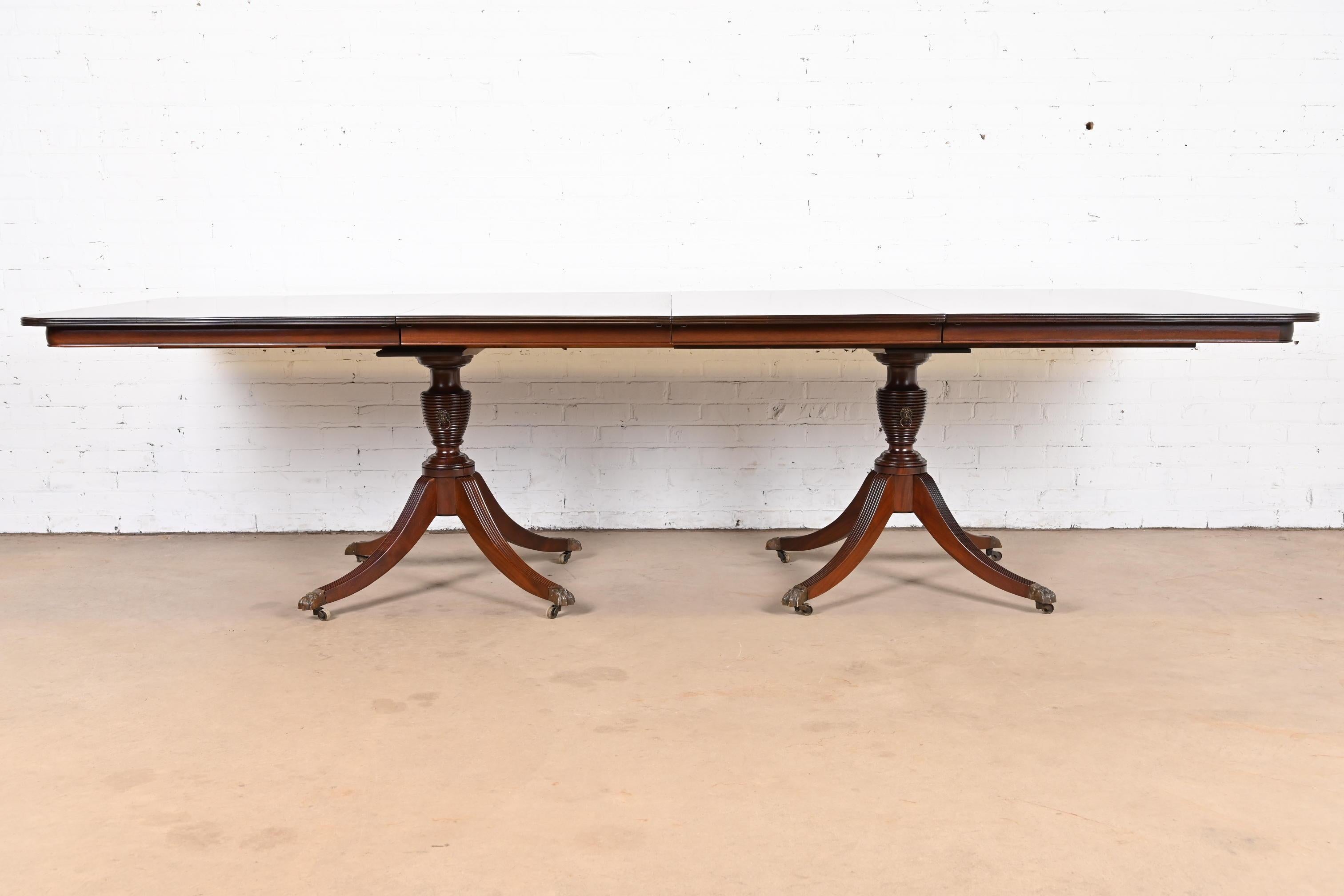 American Baker Furniture Style Georgian Mahogany Double Pedestal Dining Table, Refinished For Sale