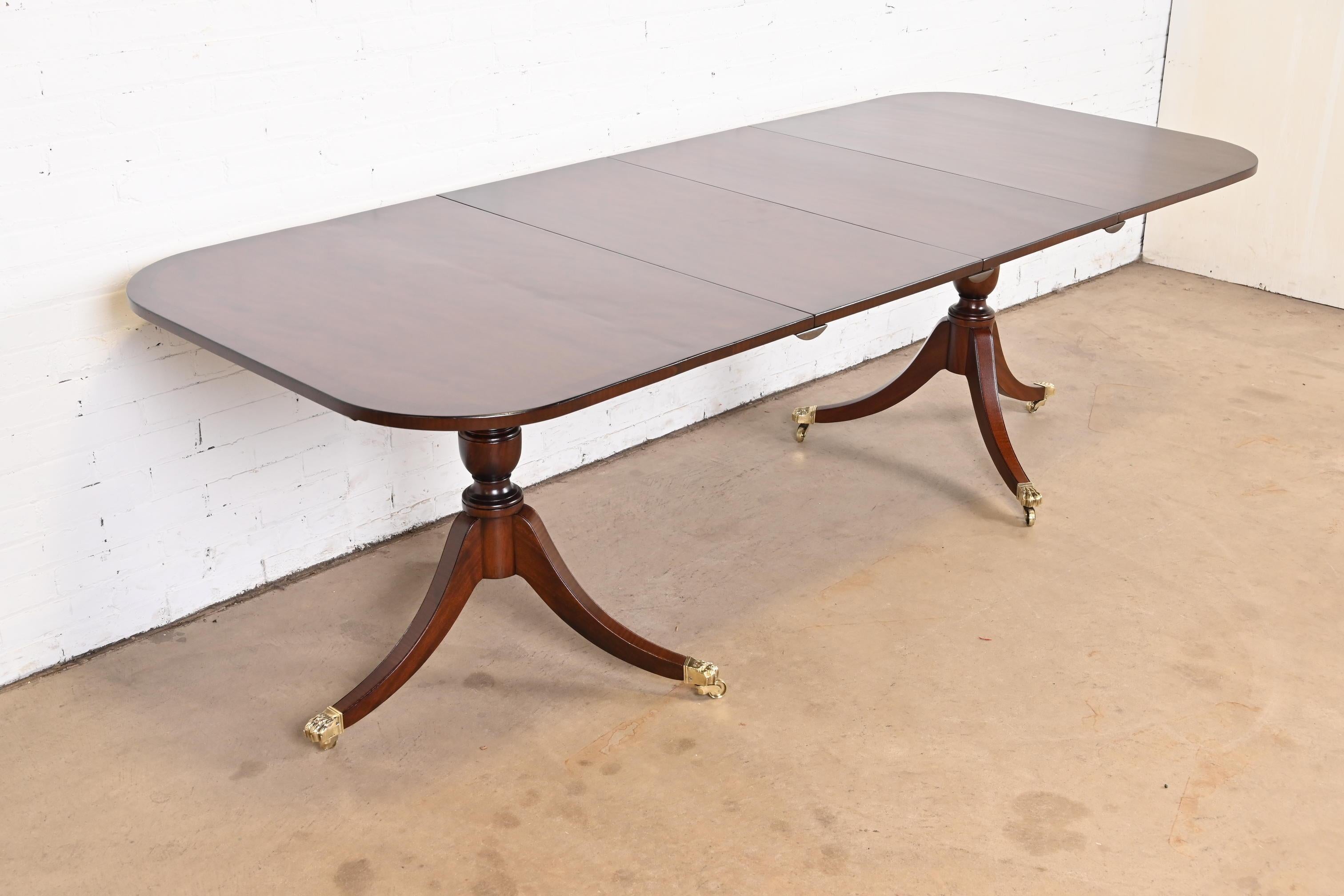 Brass Baker Furniture Style Georgian Mahogany Double Pedestal Dining Table, Refinished For Sale
