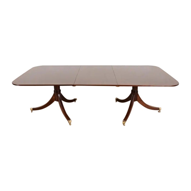 Baker Furniture Style Georgian Mahogany Extension Dining Table, Newly Refinished For Sale