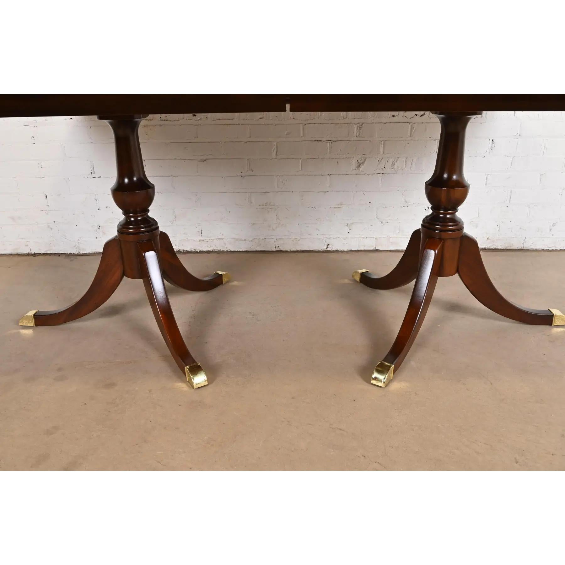Baker Furniture Style Georgian Mahogany Extension Dining Table, Refinished For Sale 5