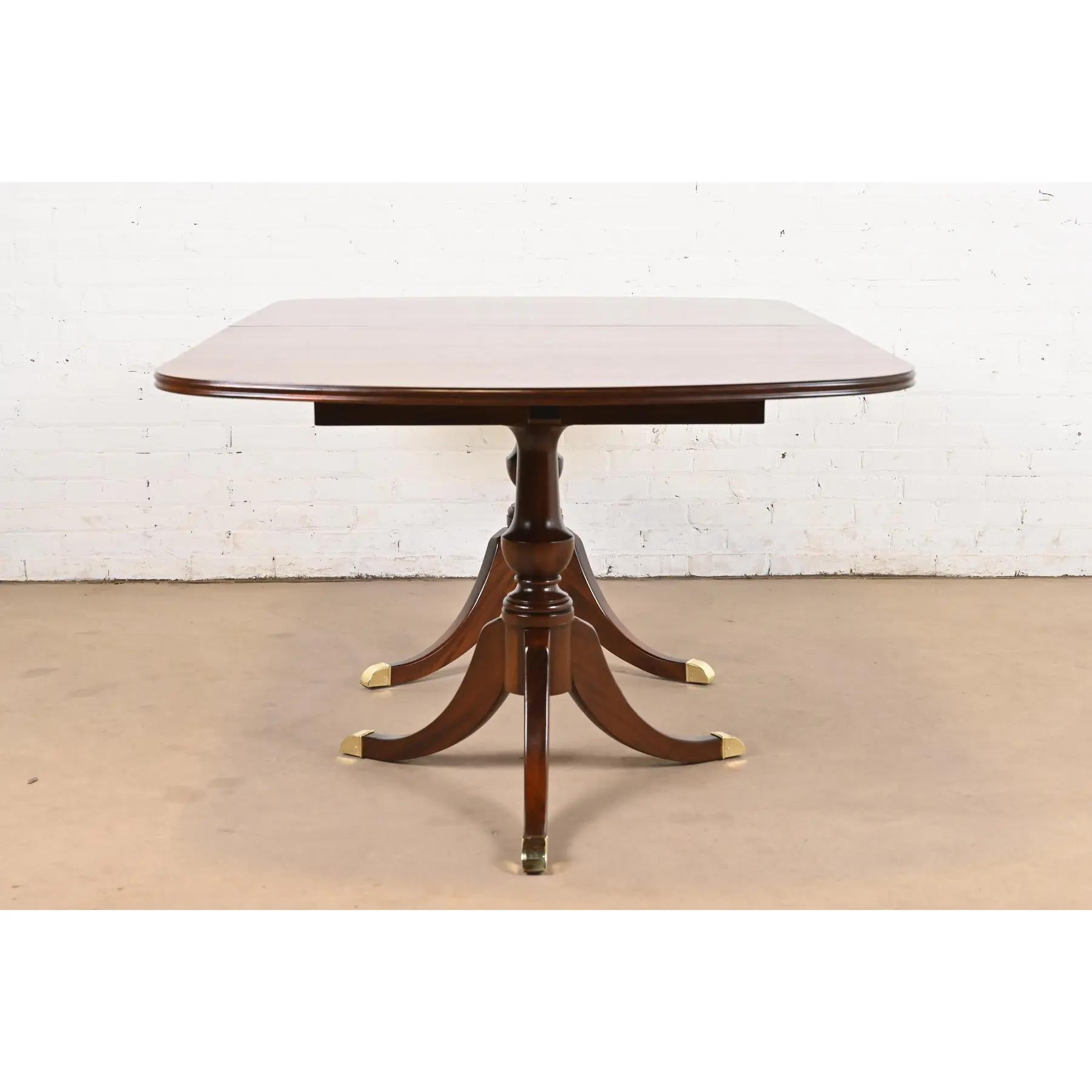 Baker Furniture Style Georgian Mahogany Extension Dining Table, Refinished For Sale 6