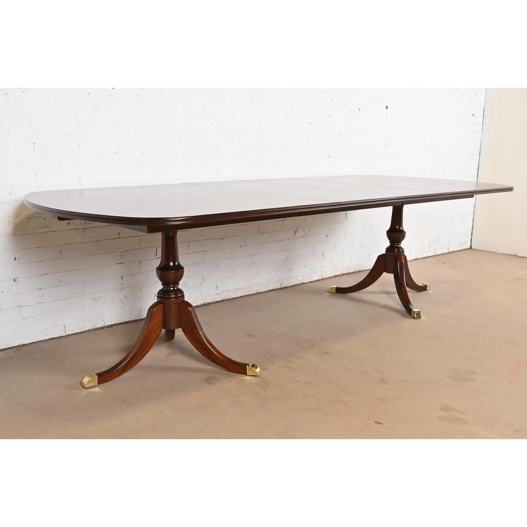 20th Century Baker Furniture Style Georgian Mahogany Extension Dining Table, Refinished For Sale