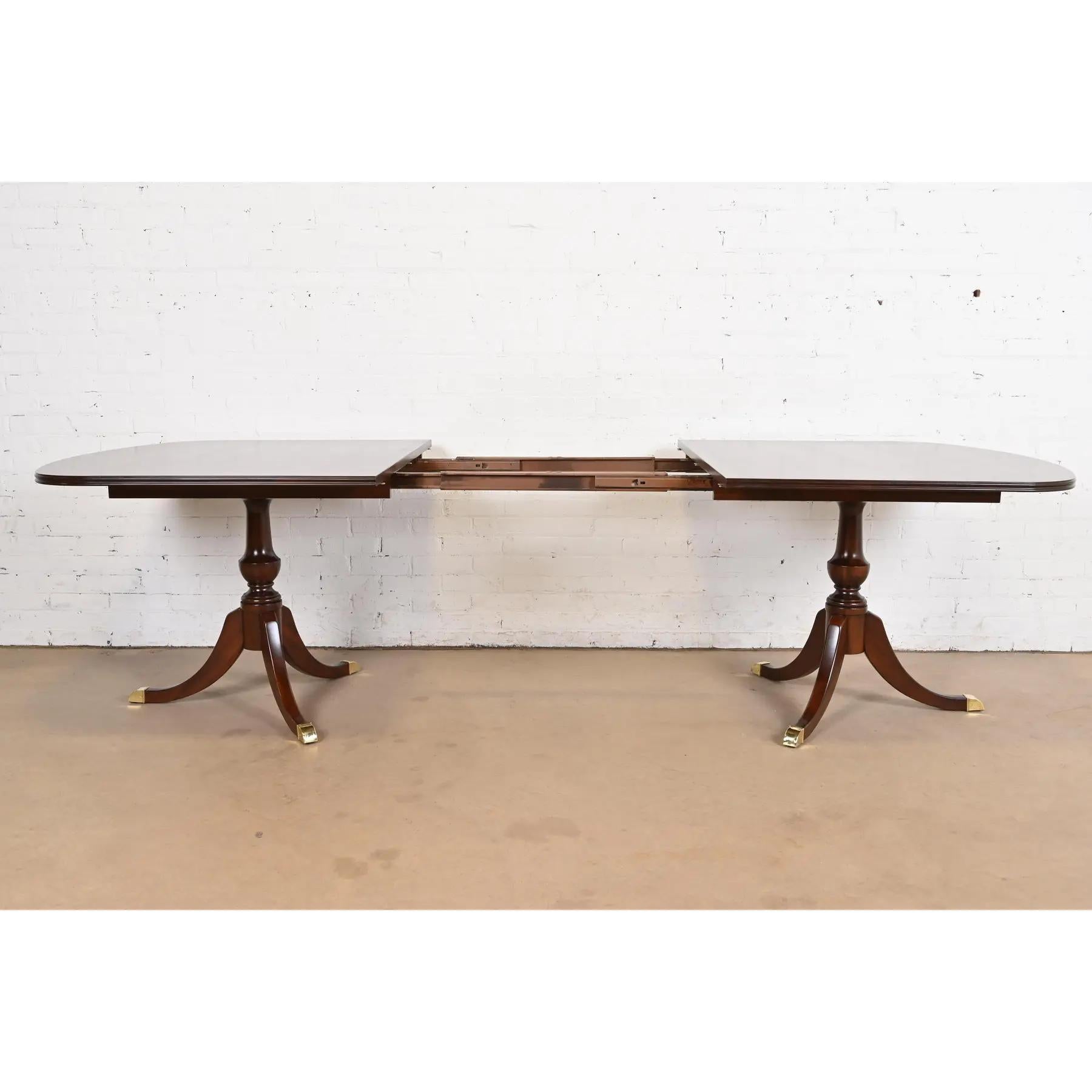 Baker Furniture Style Georgian Mahogany Extension Dining Table, Refinished For Sale 1