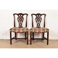 Baker Furniture Style Georgianische Mahagoni Beistellstühle oder Esszimmerstühle, Paar
