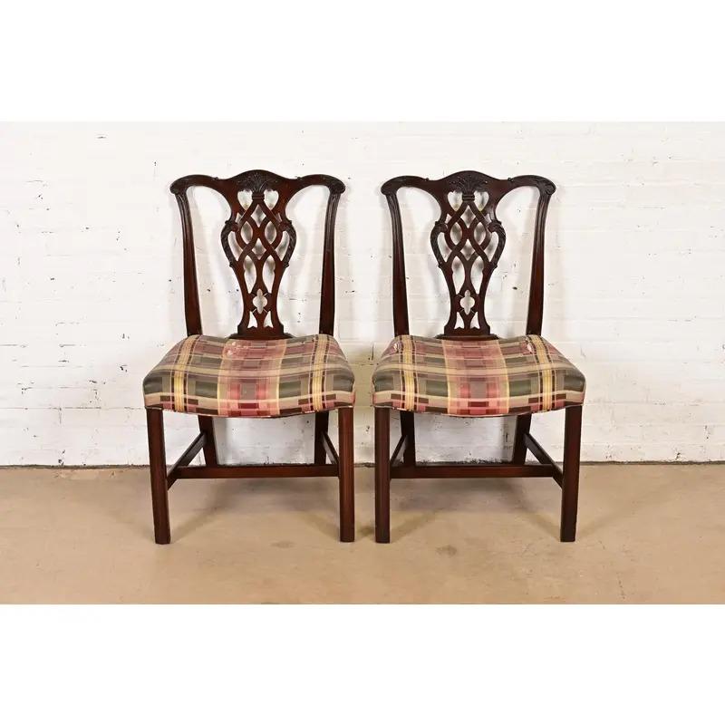 Georgiano Sedie laterali o sedie da pranzo in mogano georgiano in stile Baker Furniture, coppia in vendita