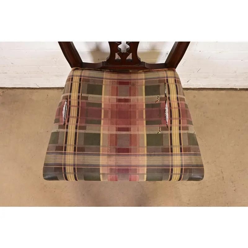 Sedie laterali o sedie da pranzo in mogano georgiano in stile Baker Furniture, coppia in vendita 1