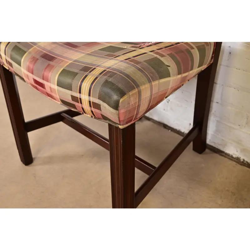 Sedie laterali o sedie da pranzo in mogano georgiano in stile Baker Furniture, coppia in vendita 2